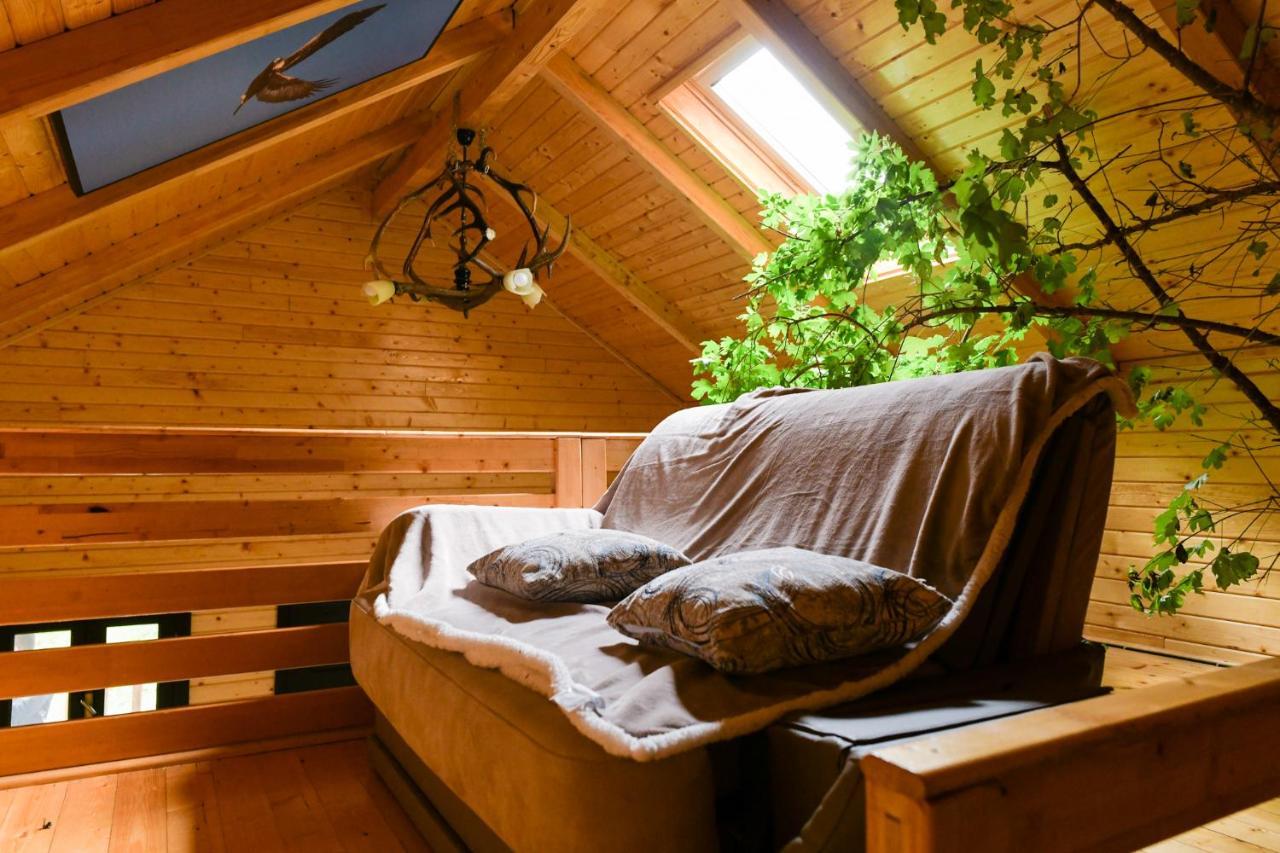 Cuibul Vulturilor - Casuta In Copac Villa Moisei Exteriör bild